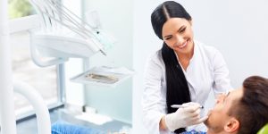 Female-dentist-at-fort-dental-health-group